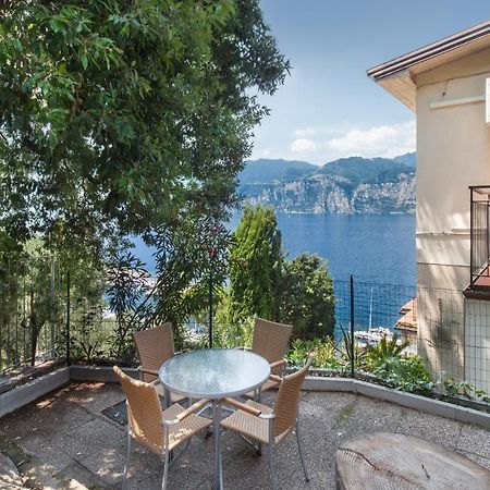 Apartment Windows On The Lake مالتشيزينيه المظهر الخارجي الصورة